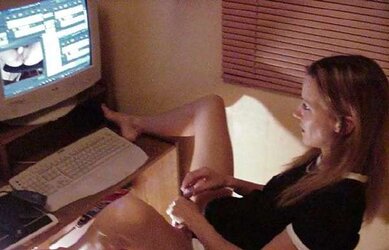Les salopes devant leur pc