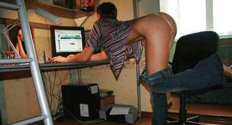 Les salopes devant leur pc