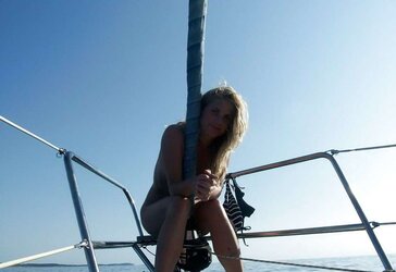 Stolen Photos - Gang of Femmes in Holidays Part