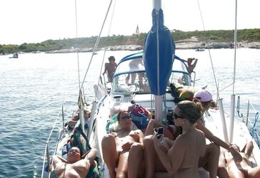 Stolen Photos - Gang of Femmes in Holidays Part