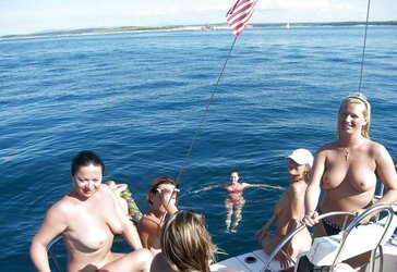 Stolen Photos - Gang of Femmes in Holidays Part