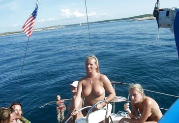Stolen Photos - Gang of Femmes in Holidays Part