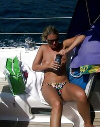 Stolen Photos - Gang of Femmes in Holidays Part