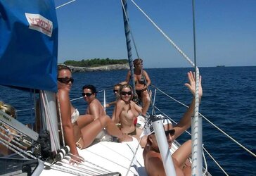 Stolen Photos - Gang of Femmes in Holidays Part