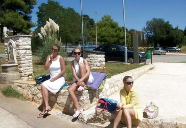 Stolen Photos - Gang of Femmes in Holidays Part