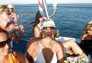 Stolen Photos - Gang of Femmes in Holidays Part
