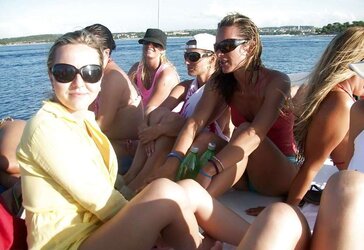 Stolen Photos - Gang of Femmes in Holidays Part