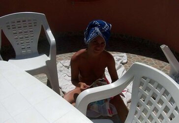 Stolen Photos - Gang of Femmes in Holidays Part
