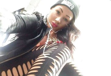 Carla mai= luvs this mega-slut