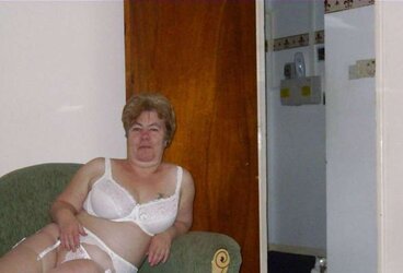 Mature Large Titted Yorkshire Housewife