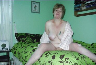 Mature Large Titted Yorkshire Housewife