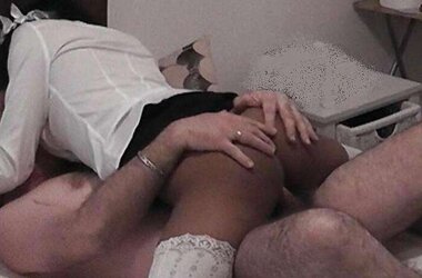 UNE BOMBE LATINE FAIT LE MENAGE