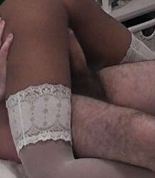 UNE BOMBE LATINE FAIT LE MENAGE