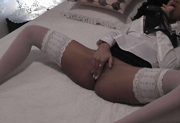 UNE BOMBE LATINE FAIT LE MENAGE