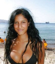 Super-Cute beach, swimsuit and pool chicks