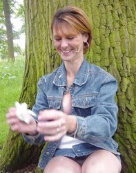BRITISH CUMSLUT DEE