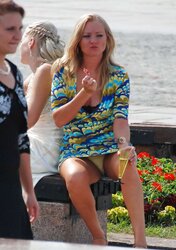 CANDID UPSKIRT voyeur teenagers public demonstrating undies knickers