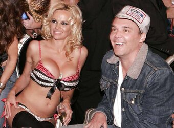Pamela Anderson naked and cool