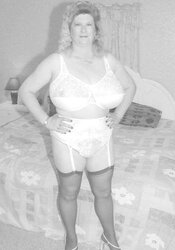 Ample Jugs mature 38HH