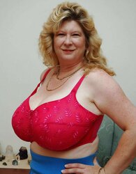Ample Jugs mature 38HH