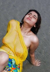 Indian gal in sharee