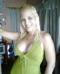 Towheaded latin super-sexy mom