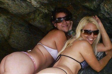 Towheaded latin super-sexy mom