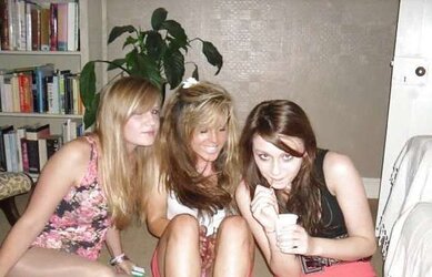 Mingled Upskirts
