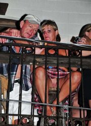 Mingled Upskirts