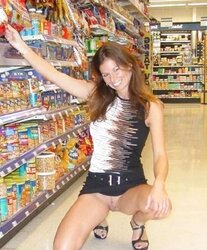 TRULY STEAMY LADIES IN PUBLIC