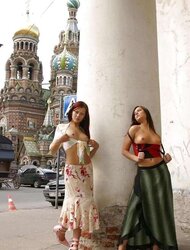 TRULY STEAMY LADIES IN PUBLIC