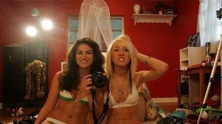 Non naked stunners