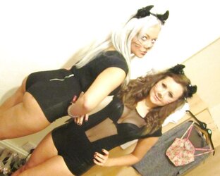 Teenager Bombshells