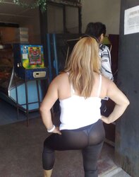 Tangas unter Kleidung
