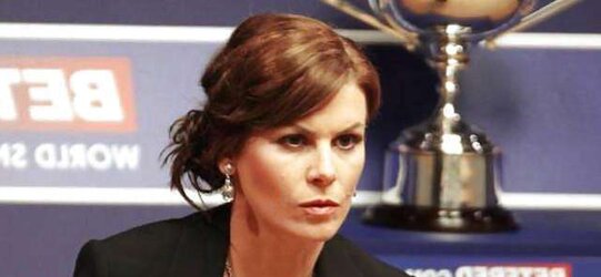 Michaela Tapp snooker referee Fakes and real blend