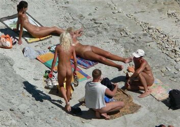 Tiny beach hooters