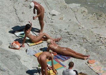 Tiny beach hooters