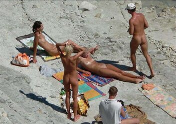 Tiny beach hooters