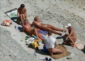 Tiny beach hooters