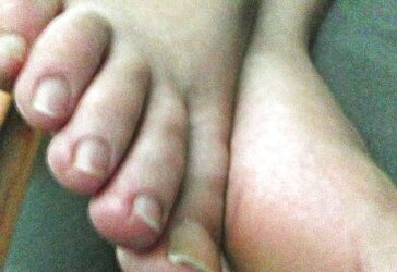 Jessica - smelling toes, tastey fuckbox !