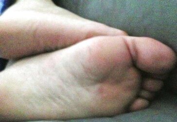 Jessica - smelling toes, tastey fuckbox !