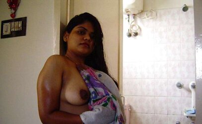Neha Nair - Liking Shower