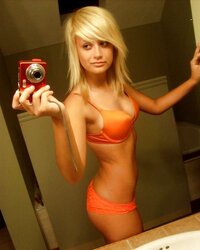 The chicks and the mirror