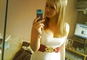 The chicks and the mirror