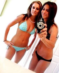The chicks and the mirror