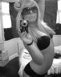 The chicks and the mirror