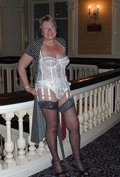 Vintage, huge fun bags and furry puss