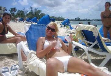 Swimsuit cameltoe poon