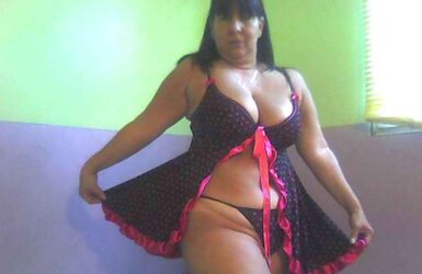 Mujer voluptuosa latina