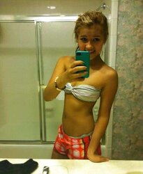 Super-Hot Youthfull Selfpic